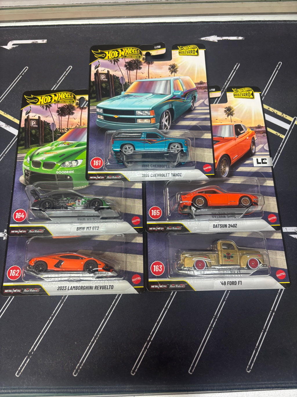 Hot Wheels Premium Boulevard Mix K