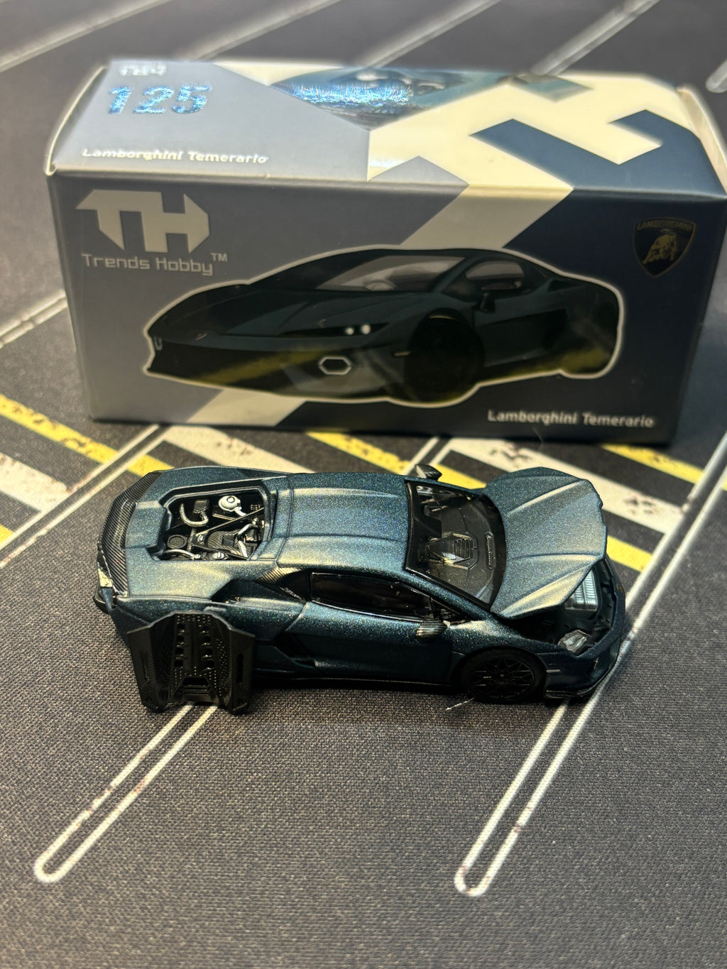 TrendsHobby Lamborghini Temerario Matte Blue