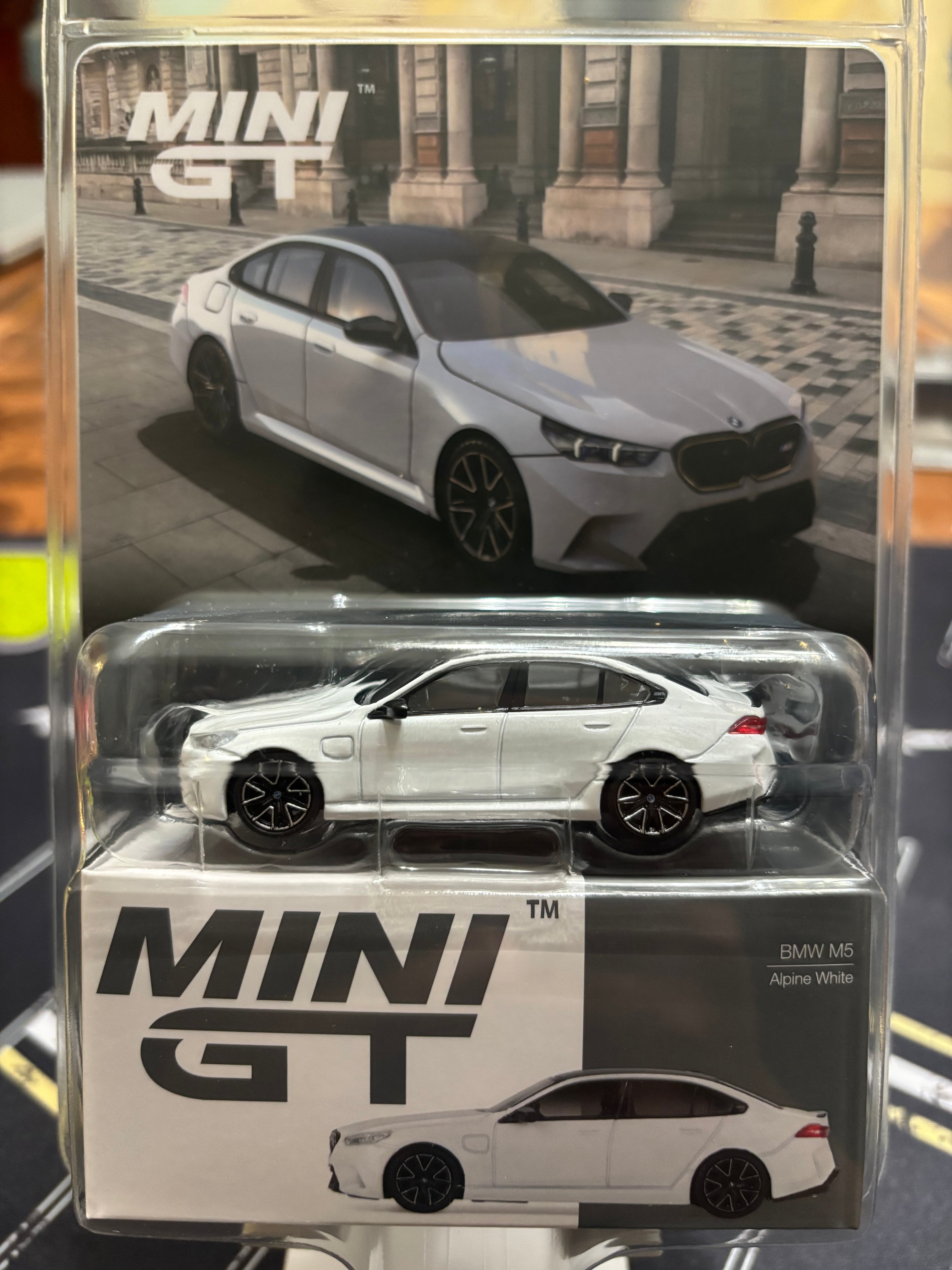 Mini GT BMW M5 Alpine White MGT1092