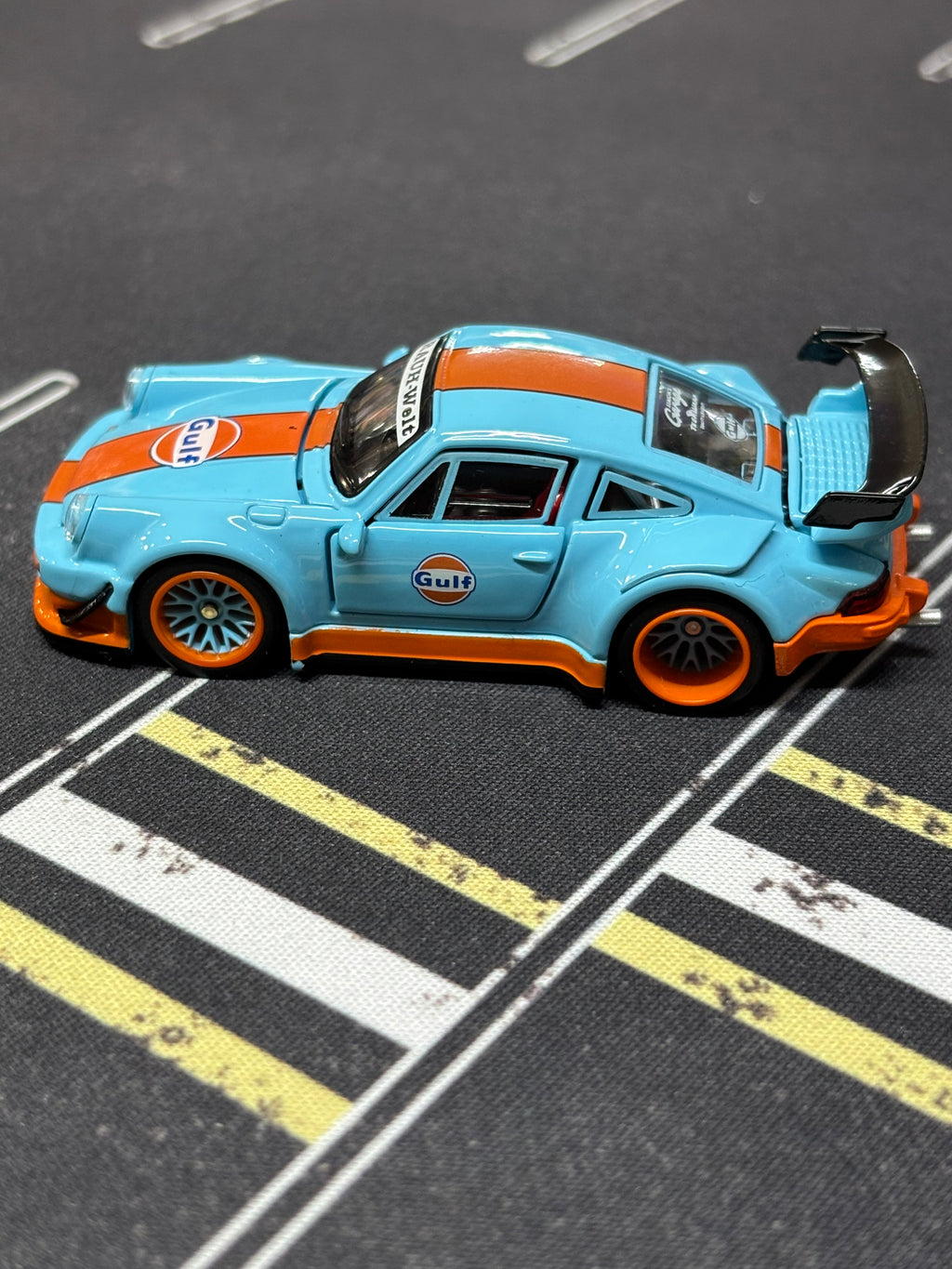 FG RWB 930 (Gulf Livery)