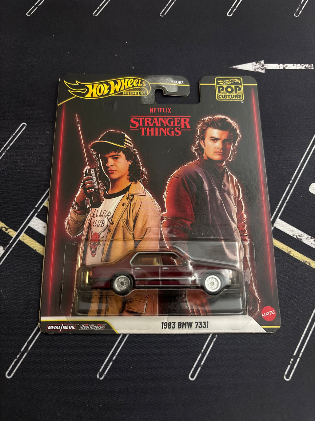 Hot Wheels Pop Culture 1983 BMW 733i Stranger Things