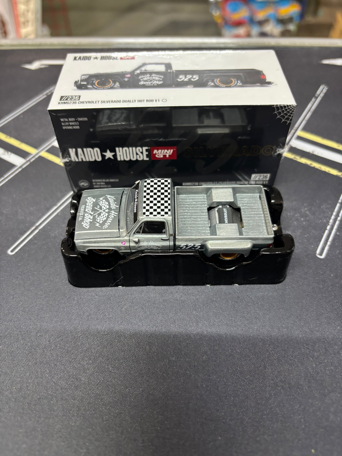Kaido House CHASE Chevrolet Silverado Dually Hot Rod V1 KHMG236