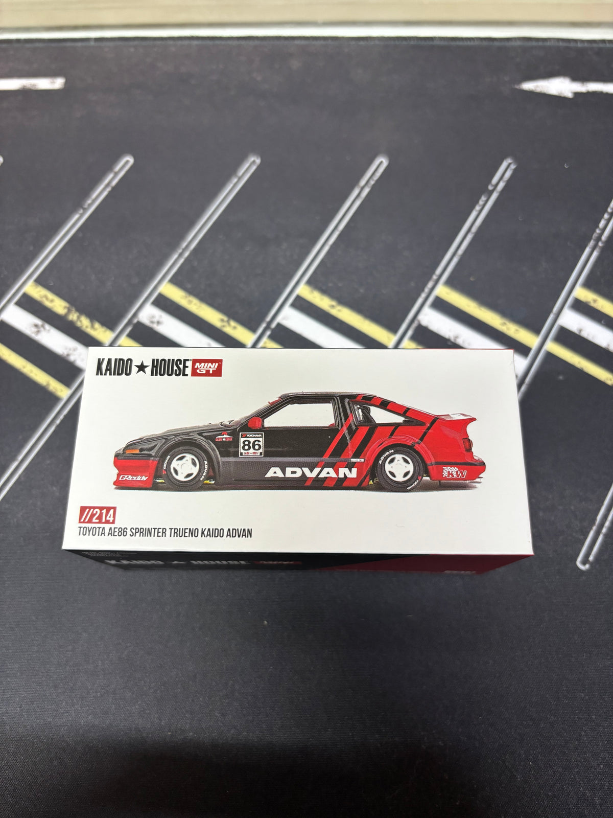 Kaido House Toyota AE86 Sprinter Trueno Kaido Advan KHMG214