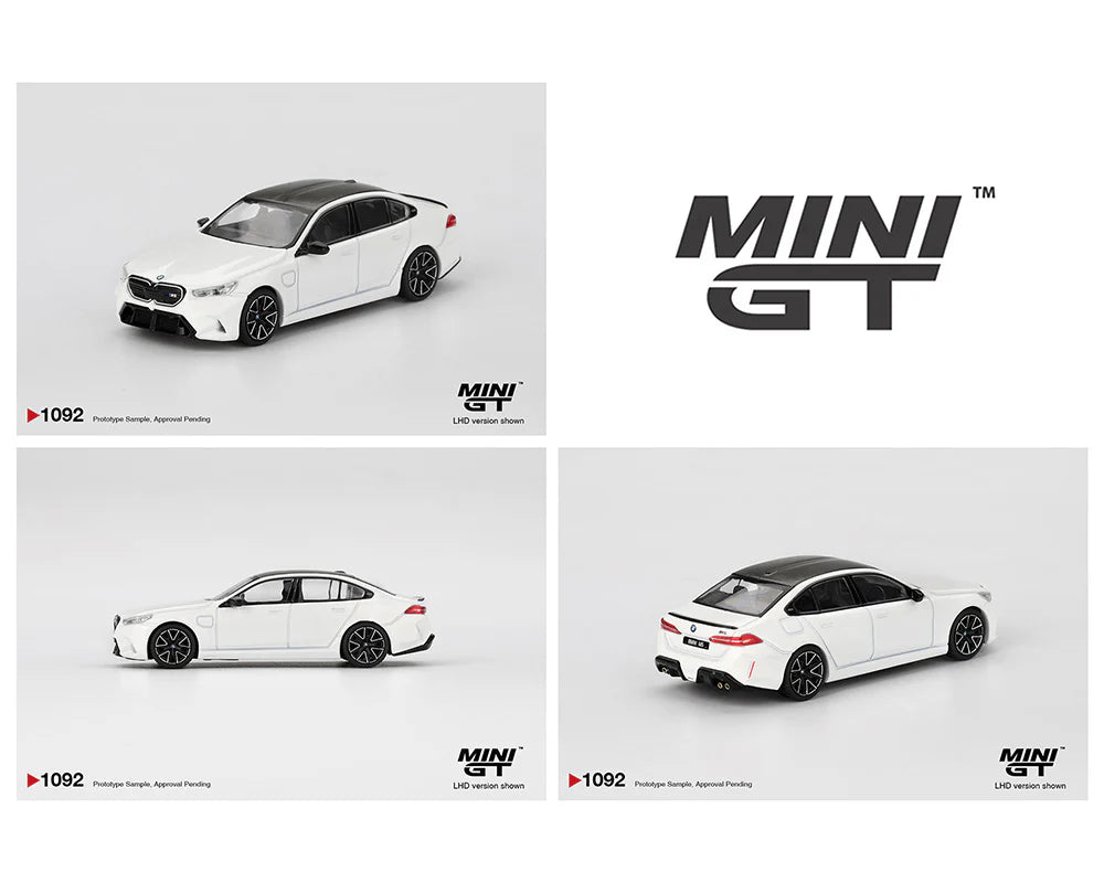 Mini GT BMW M5 Alpine White MGT1092